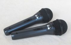 Bạn có lựa chọn micro có dây giá rẻ để hát karaoke?