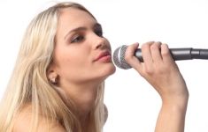 6 điều bạn nên xem xét khi mua micro karaoke 